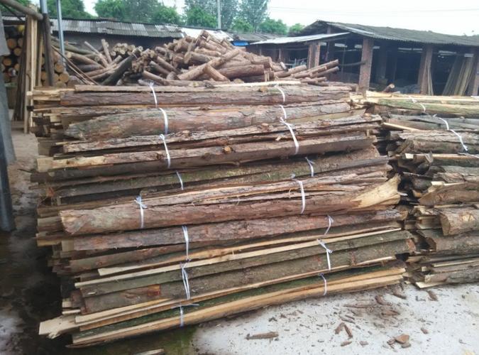 供应本地松原木野生杂木松木松树实木木材加工规格木板木材定制
